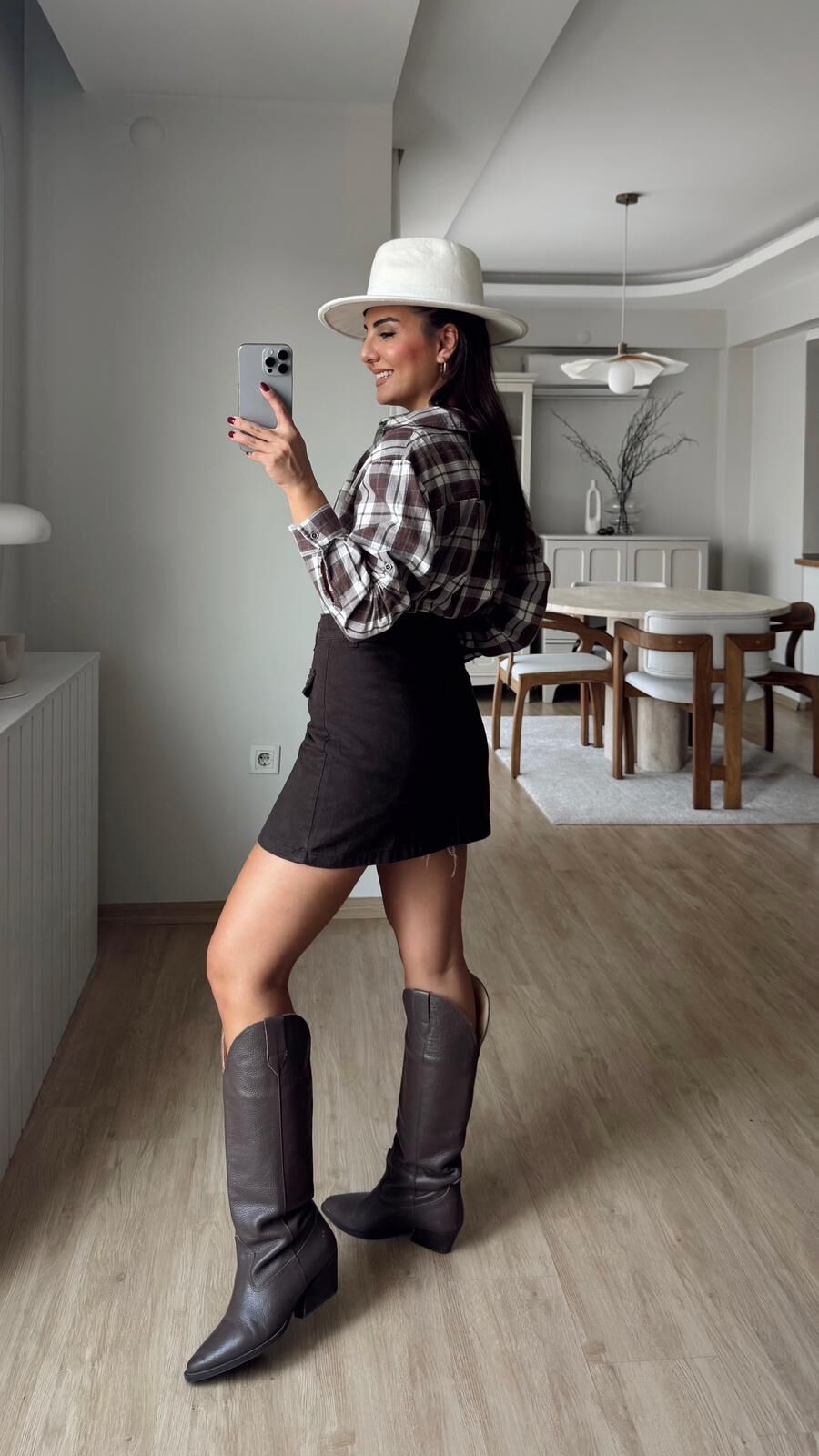 Kahve Düğmeli Etek