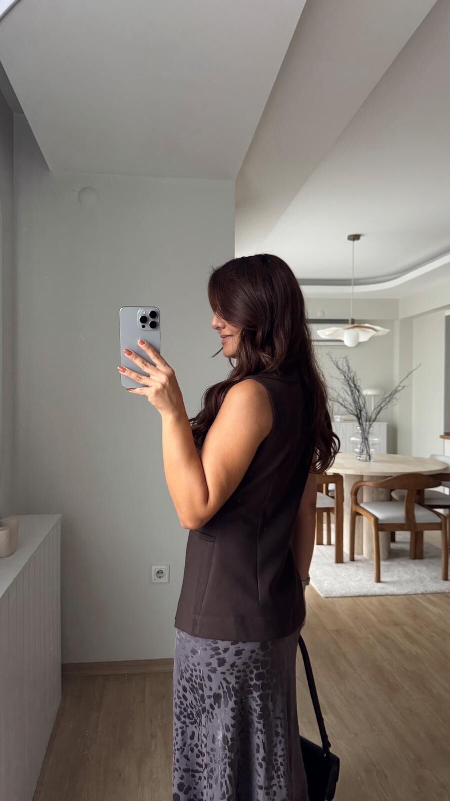 Yuvarlak Yaka Yelek Kahve