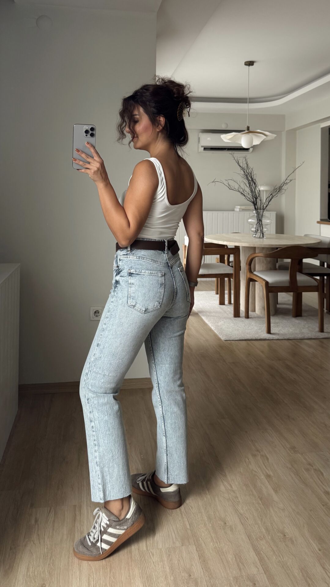 Buz Mavi Kesik Jean 2402