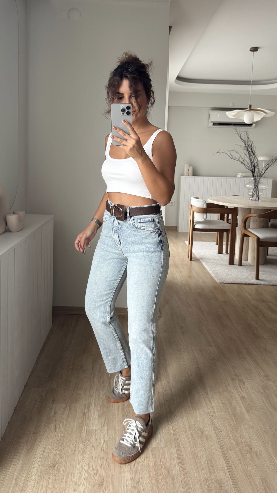 Buz Mavi Kesik Jean 2402