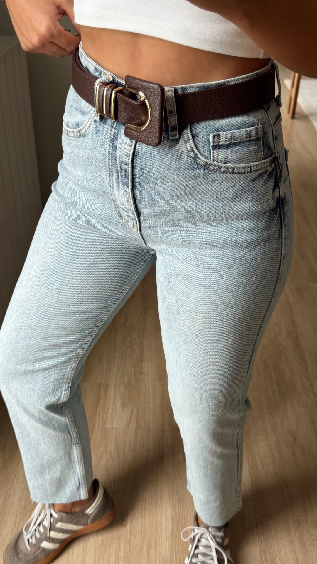 Buz Mavi Kesik Jean 2402