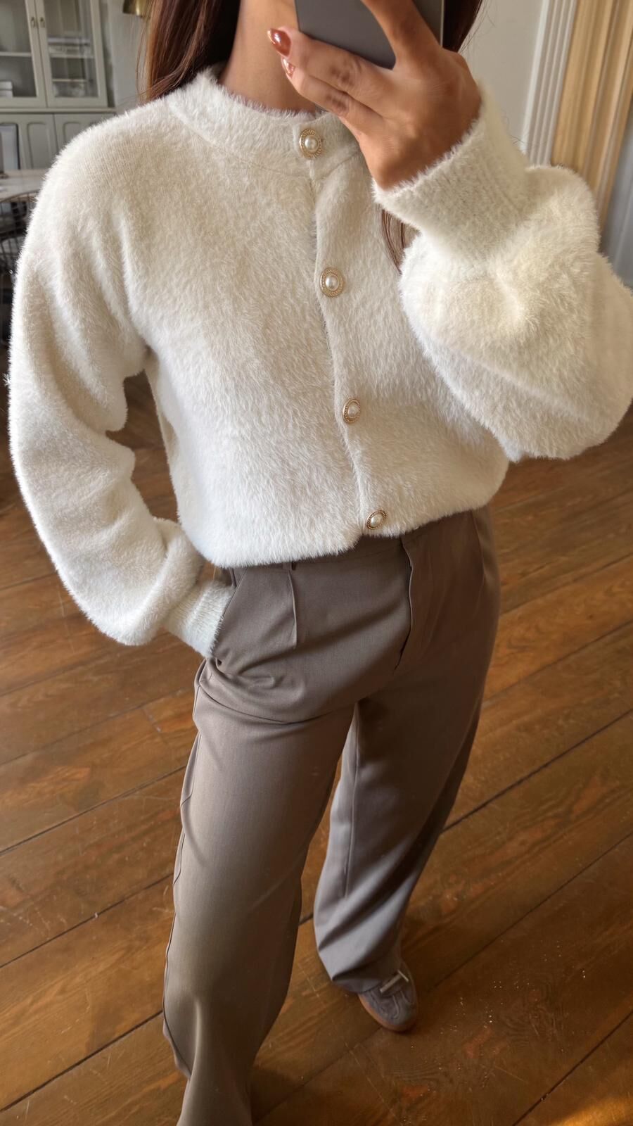 İnci Düğmeli Ekru Hırka