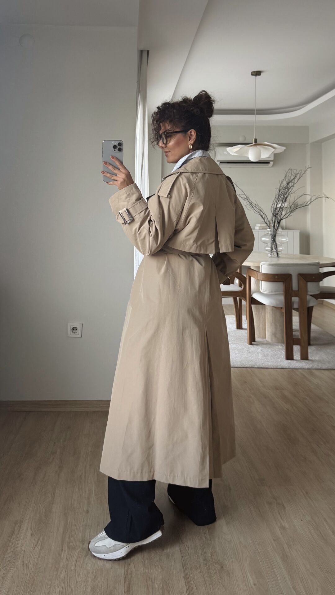 Bej Kemerli Trenchcoat