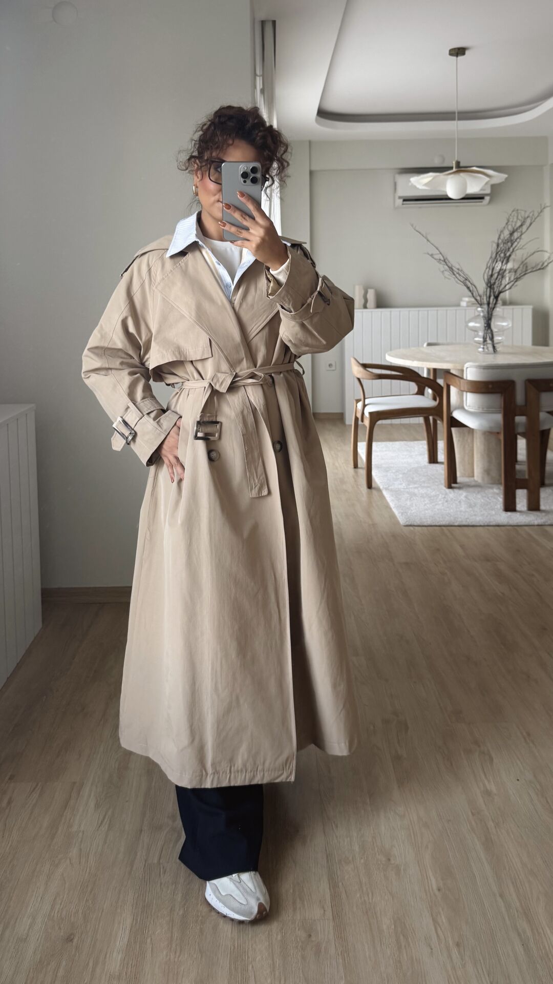 Bej Kemerli Trenchcoat