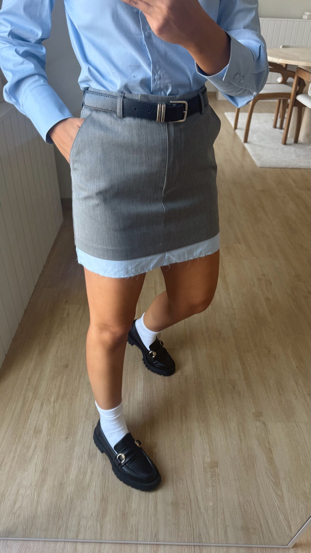 Gri Kemerli Detaylı Mini Etek