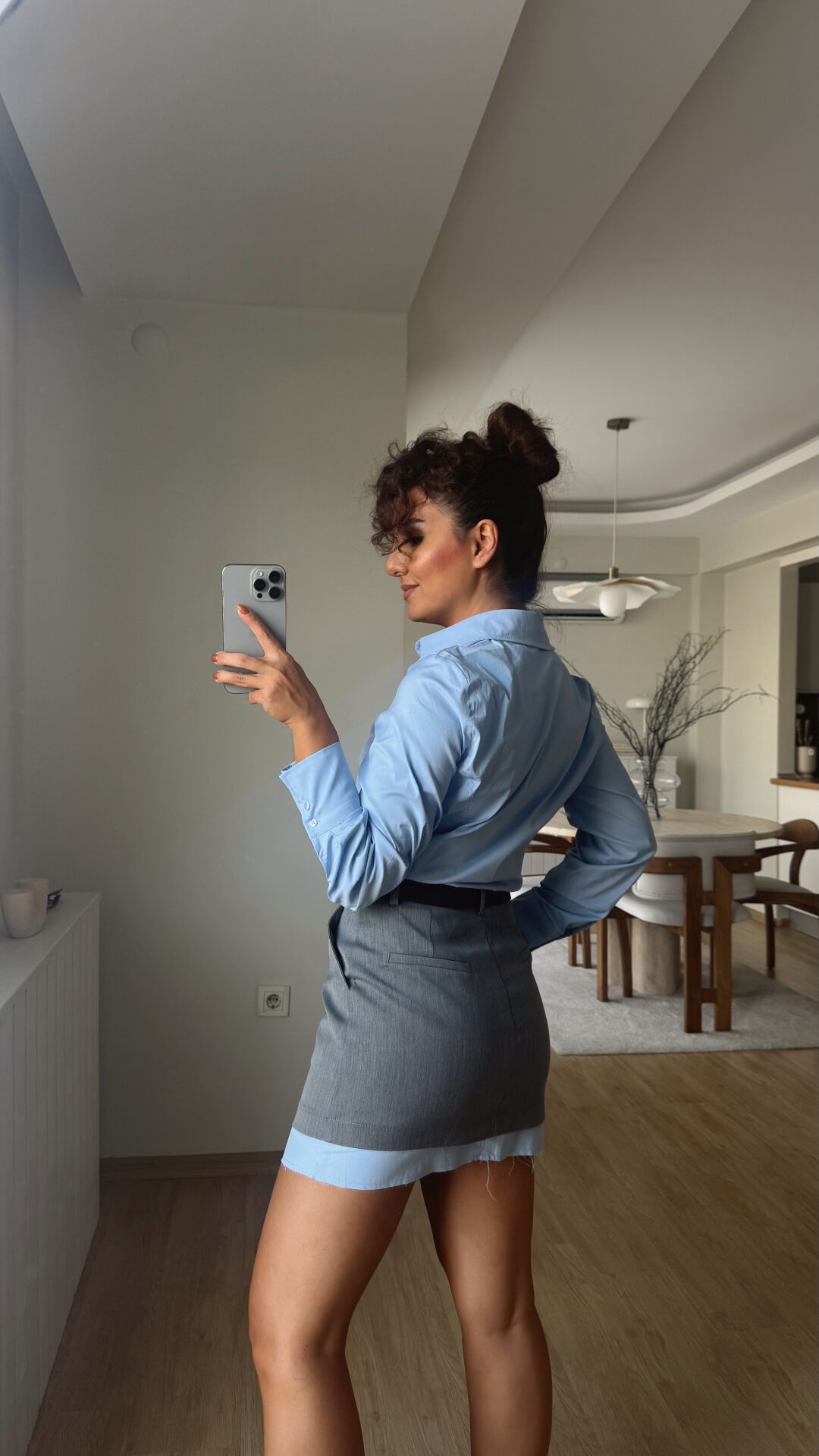 Gri Kemerli Detaylı Mini Etek