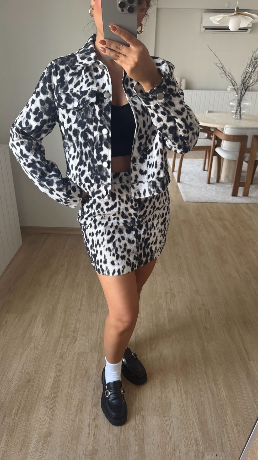 Siyah Beyaz Leopar Ceket