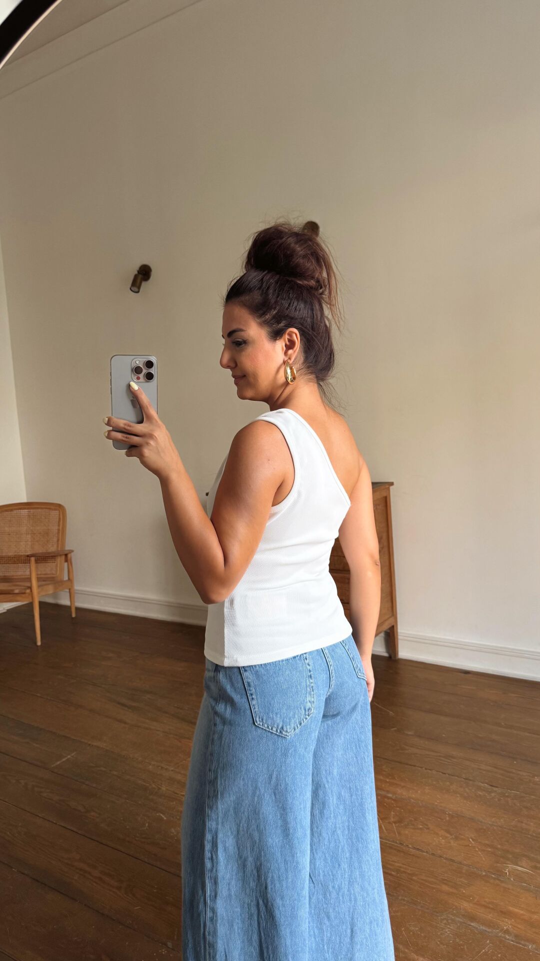 Tek Omuz Aksesuarlı Bluz Ekru