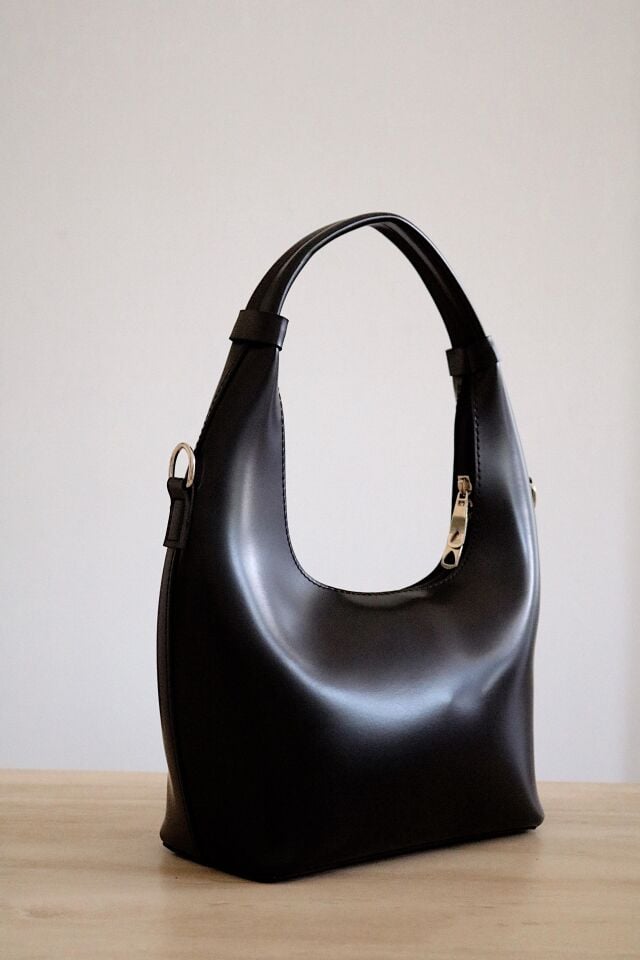 Siyah Askılı Omuz Çanta