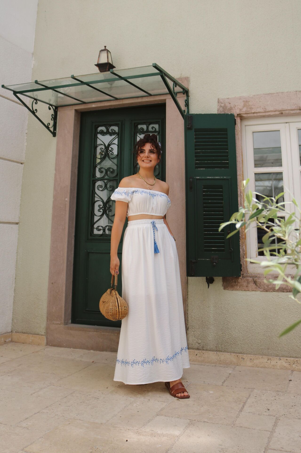 Mavi İşlemeli Crop