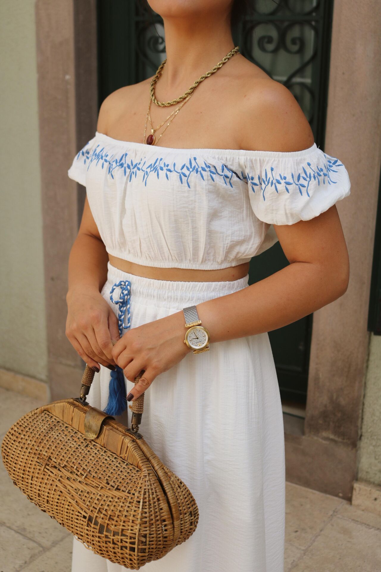 Mavi İşlemeli Crop