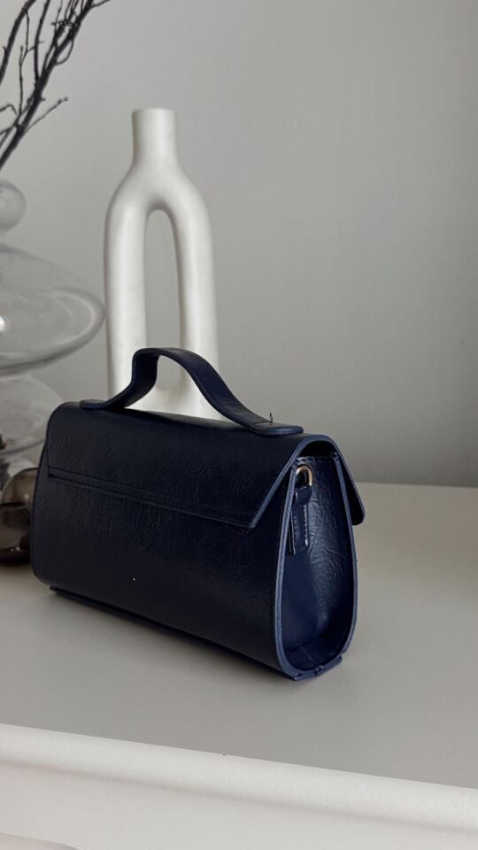 Lora Lacivert Çanta