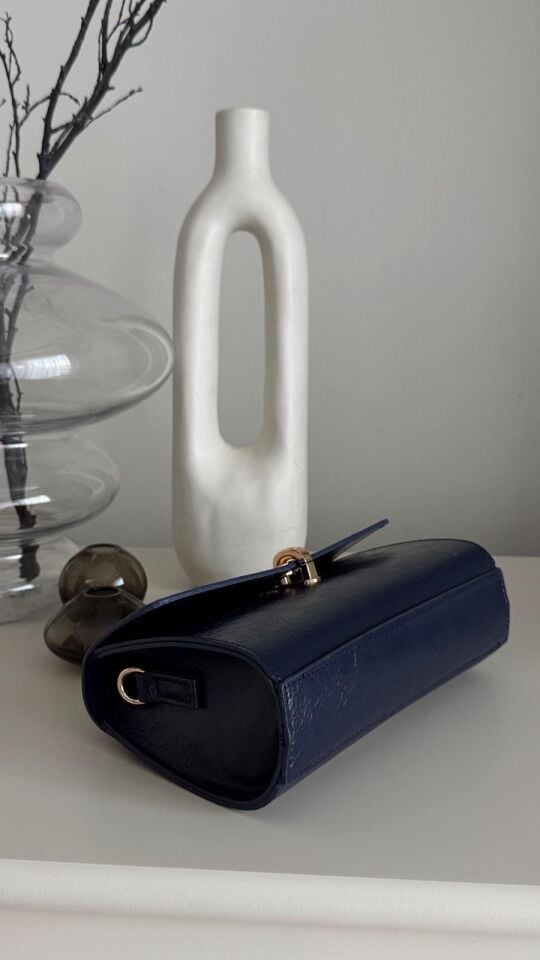 Lora Lacivert Çanta