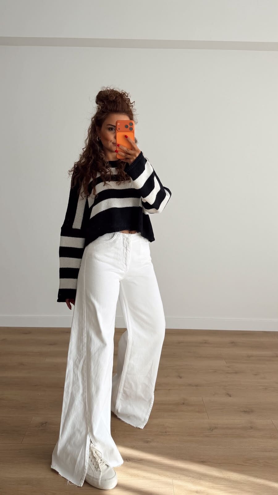 Beyaz Yırtmaçlı Jean
