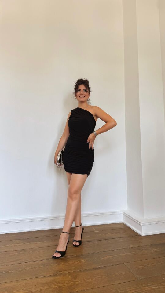 Drapeli Elbise Siyah