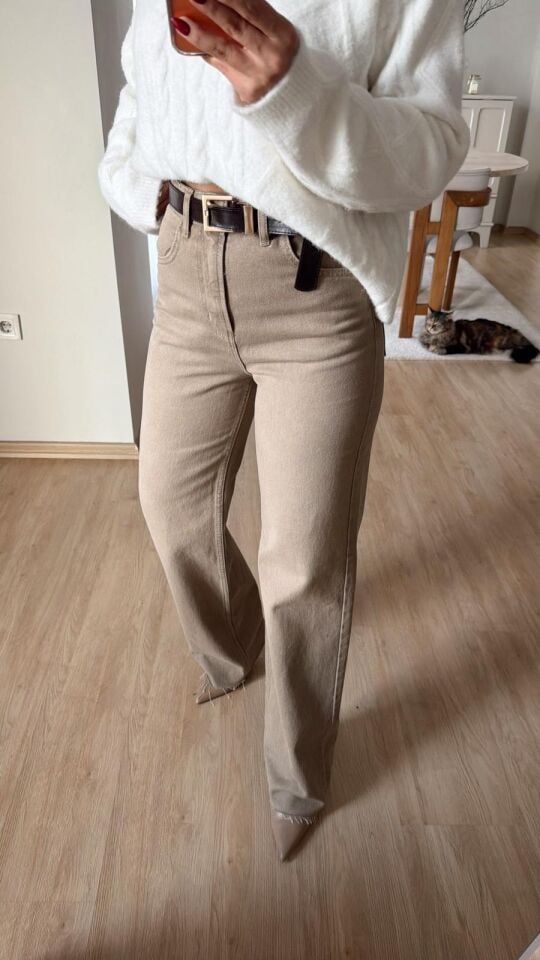 Bej Taşlamalı Straight Jean