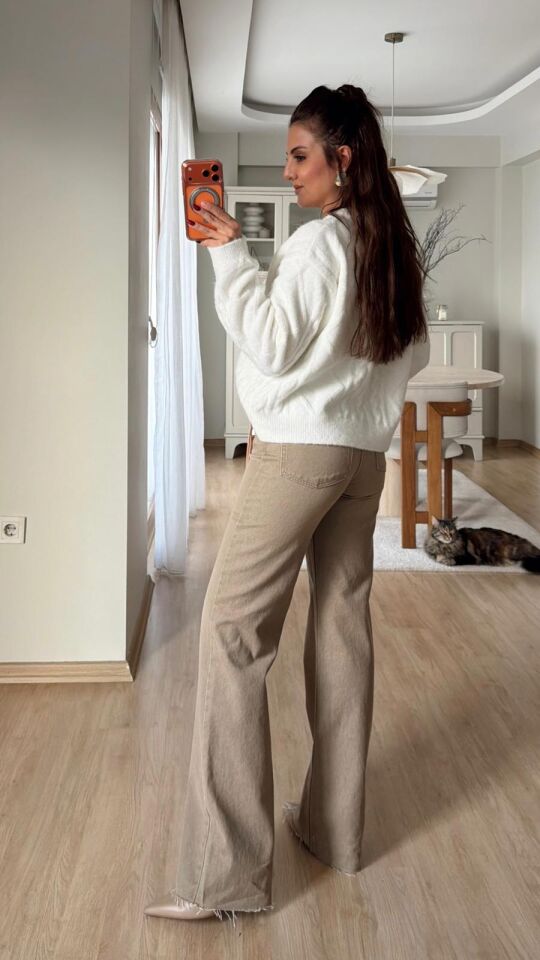 Bej Taşlamalı Straight Jean