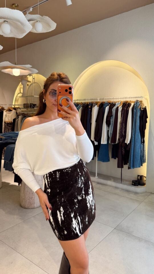 Flok Baskılı Siyah Etek