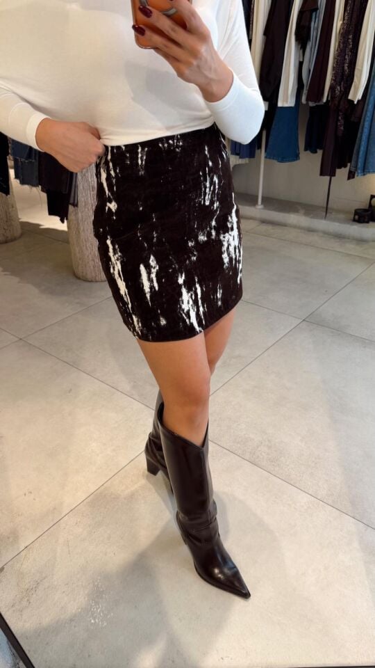 Flok Baskılı Siyah Etek