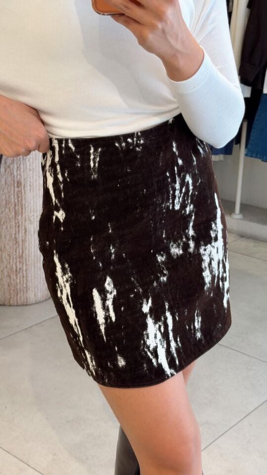 Flok Baskılı Siyah Etek