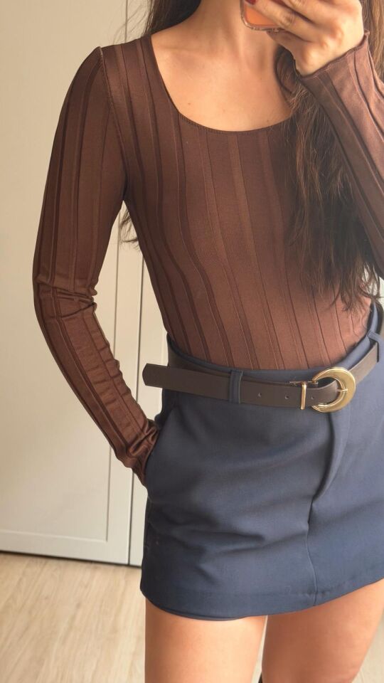 Kare Yaka Dokulu Triko Kahve