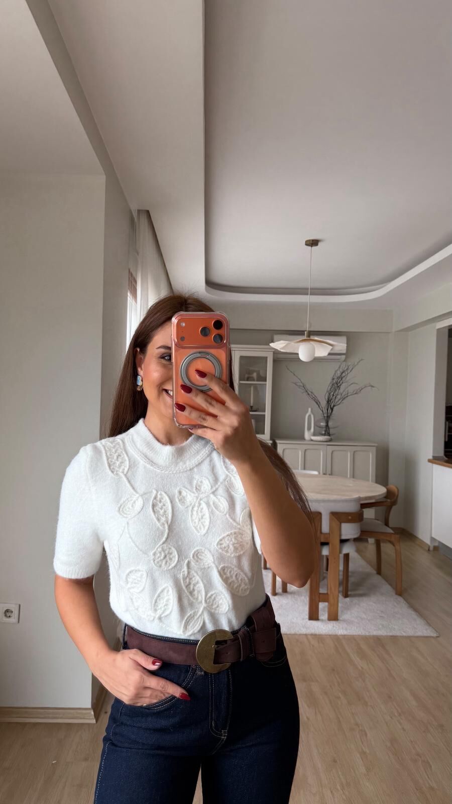 Kısa Kol Motifli Kazak Beyaz