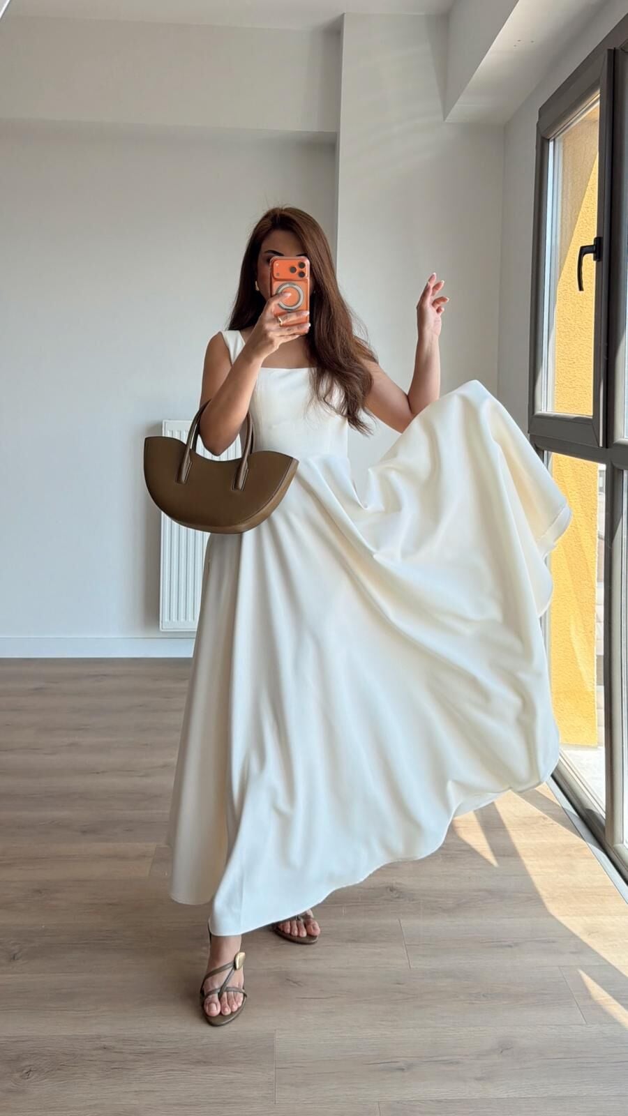 Valentina Ekru Elbise