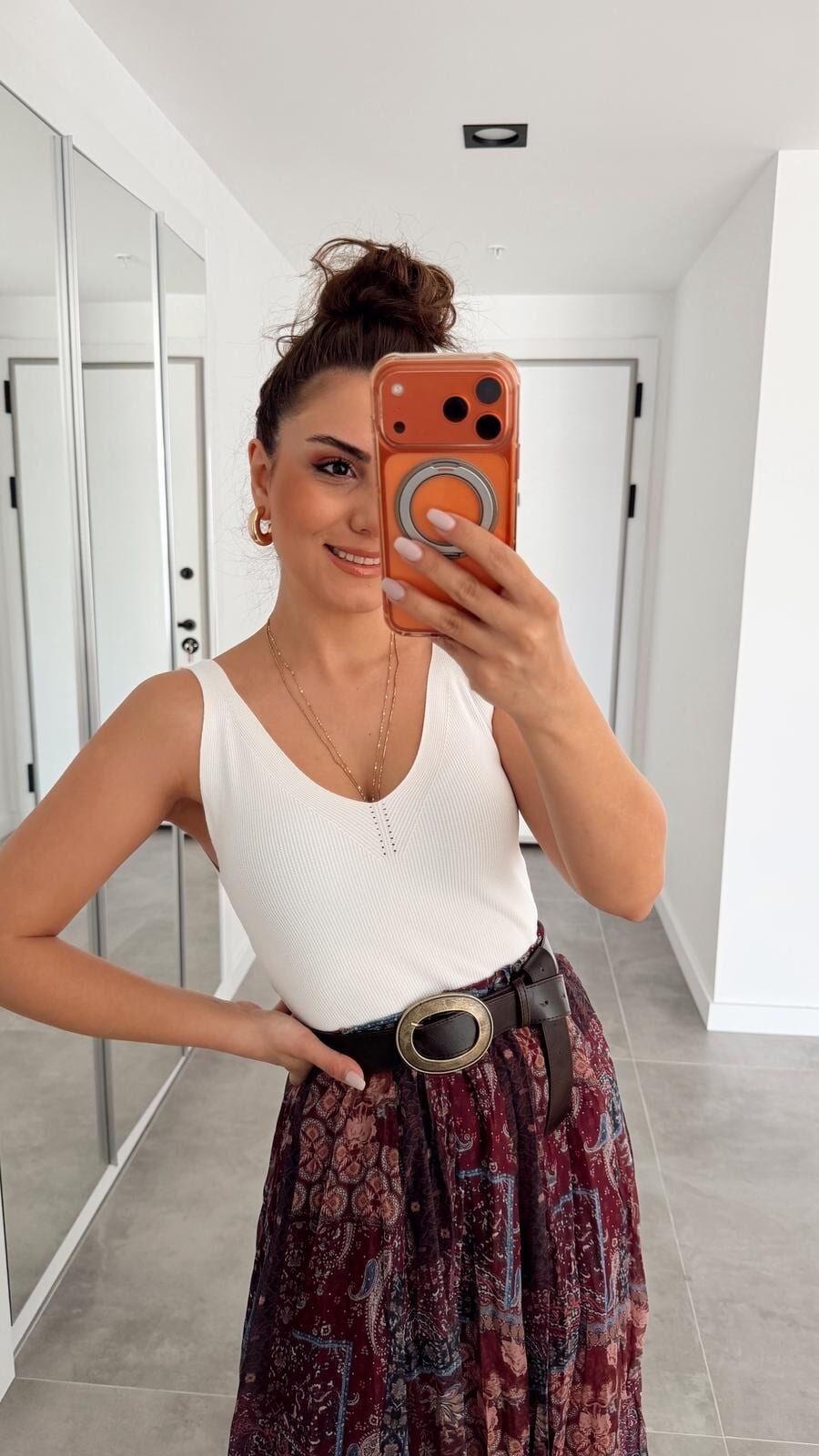 Askılı V Yaka Triko Ekru