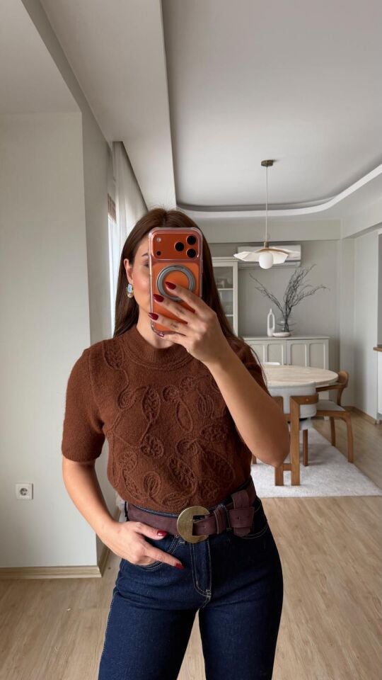 Kısa Kol Motifli Kazak Mocha