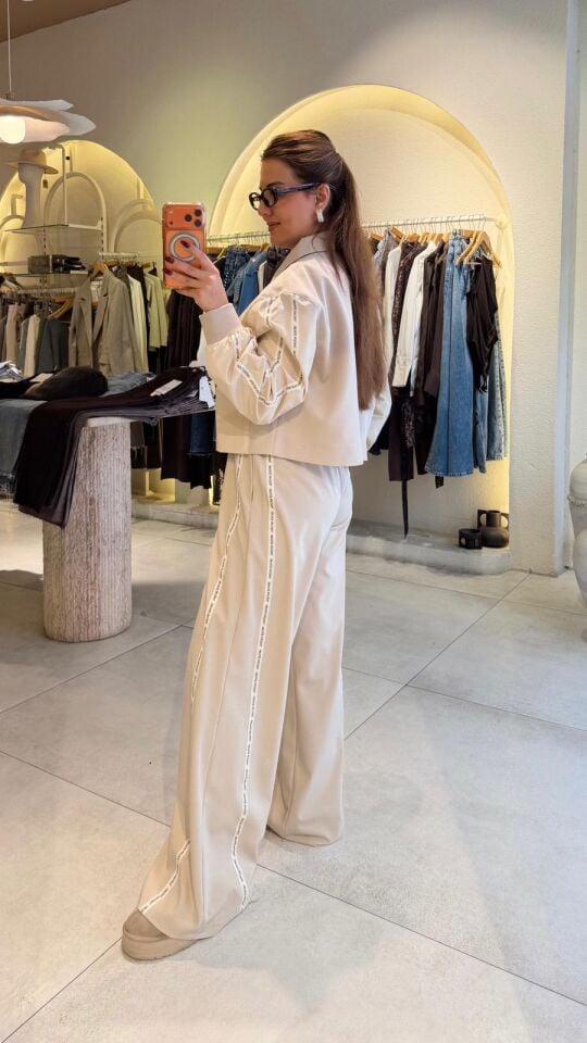 Şeritli Bej Pantolon