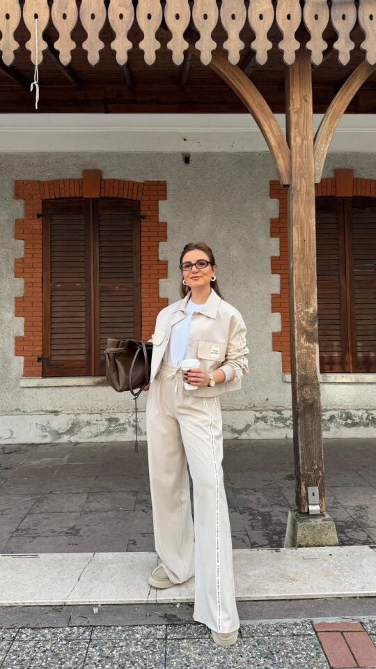 Şeritli Bej Pantolon