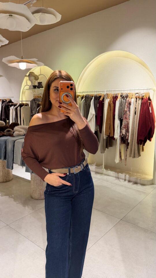 Kayık Yaka Bluz Kahve