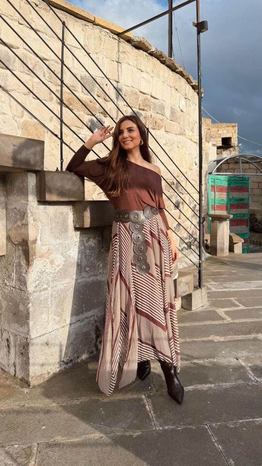 Kayık Yaka Bluz Kahve