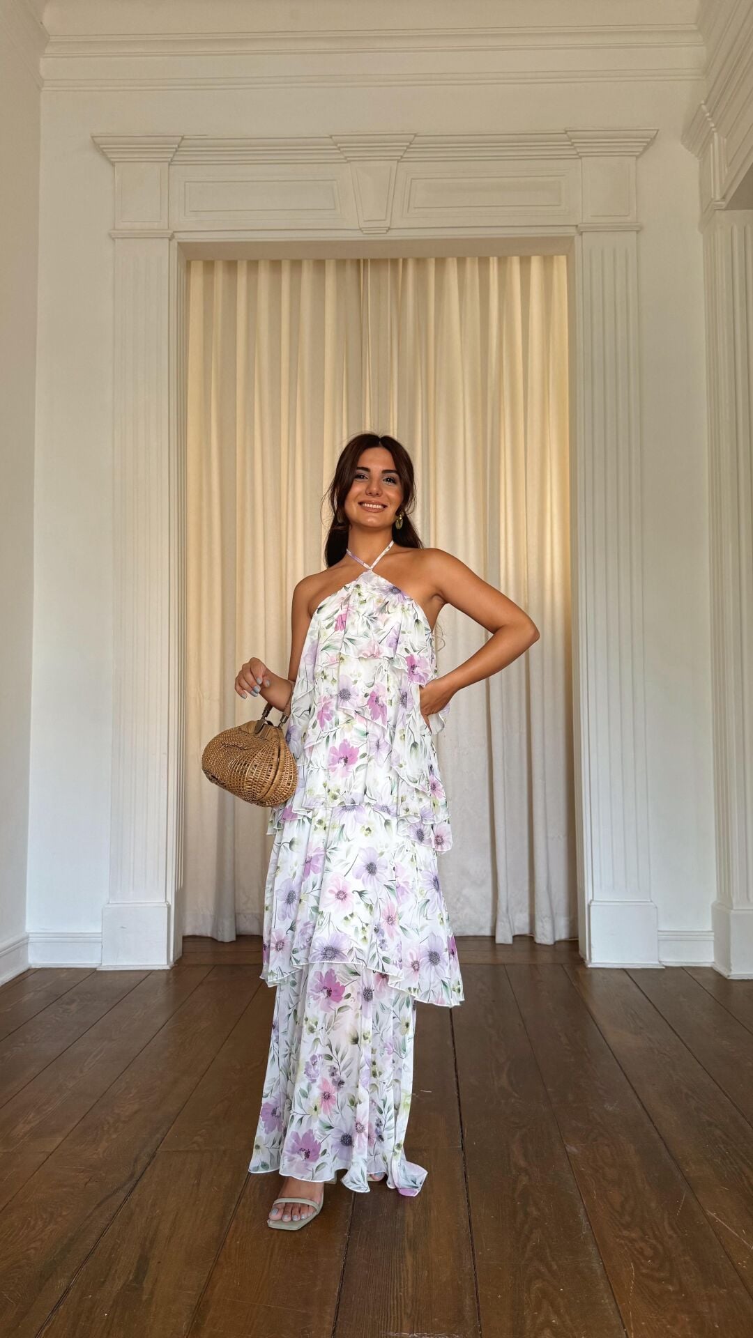 Çiçekli Katlı Elbise