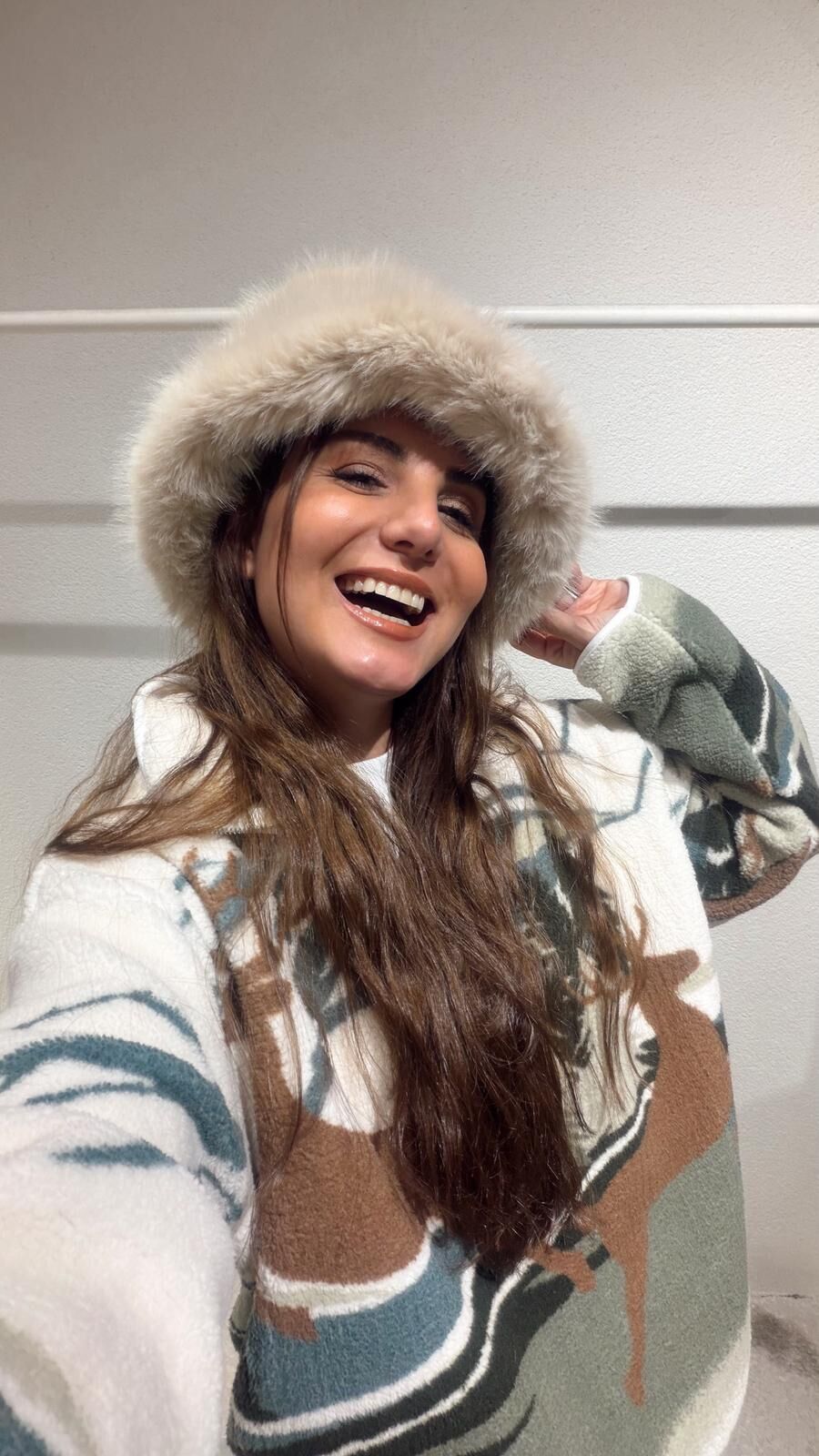 Taş Peluş Kürk Şapka