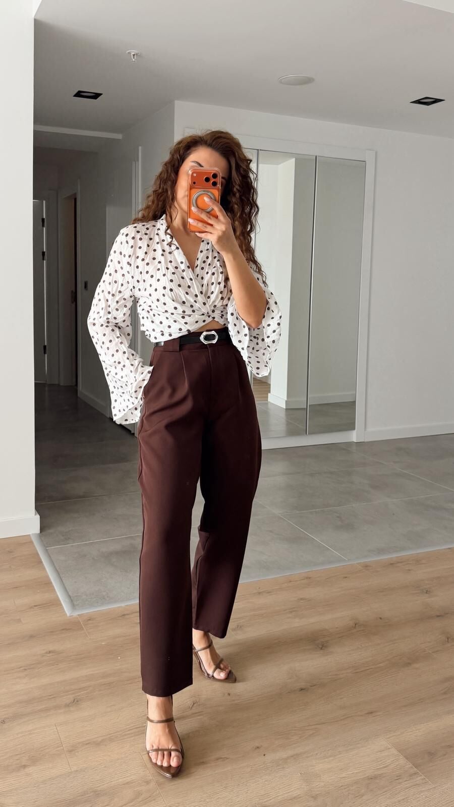 Havuç Kesim Kemerli Kahve Pantolon