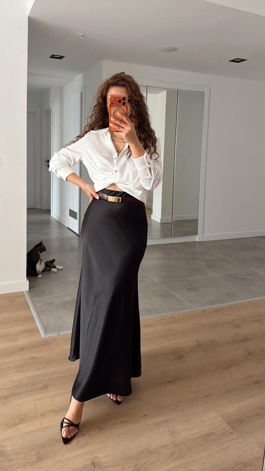 Saten Siyah Midi Etek