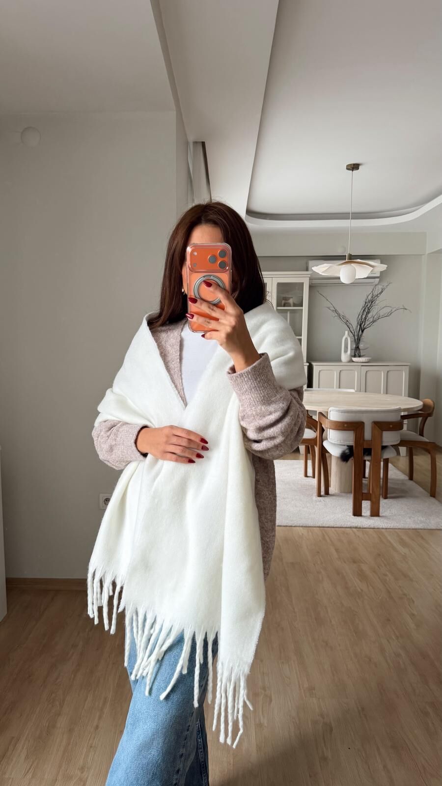 Beyaz Püsküllü Şal