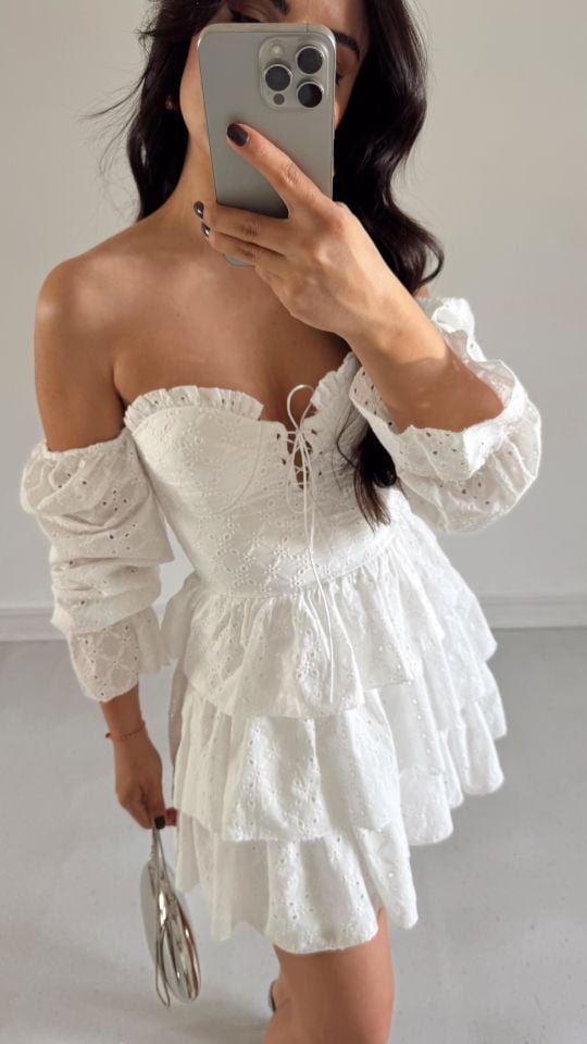 Brodeli Katlı Elbise