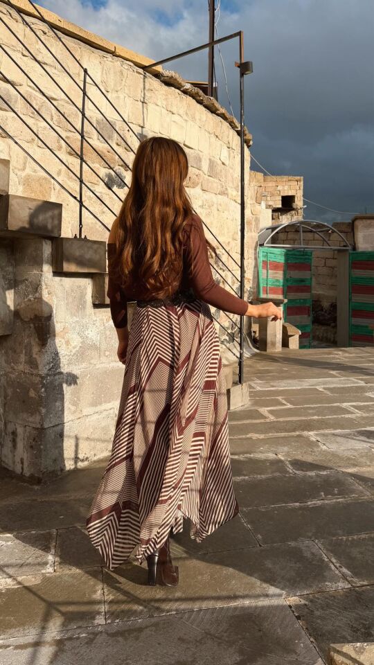 Şerit Desen Şifon Etek Kahve