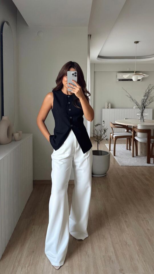 Yuvarlak Yaka Yelek Siyah