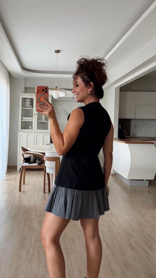 Yuvarlak Yaka Yelek Siyah