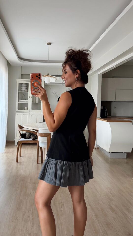 Yuvarlak Yaka Yelek Siyah