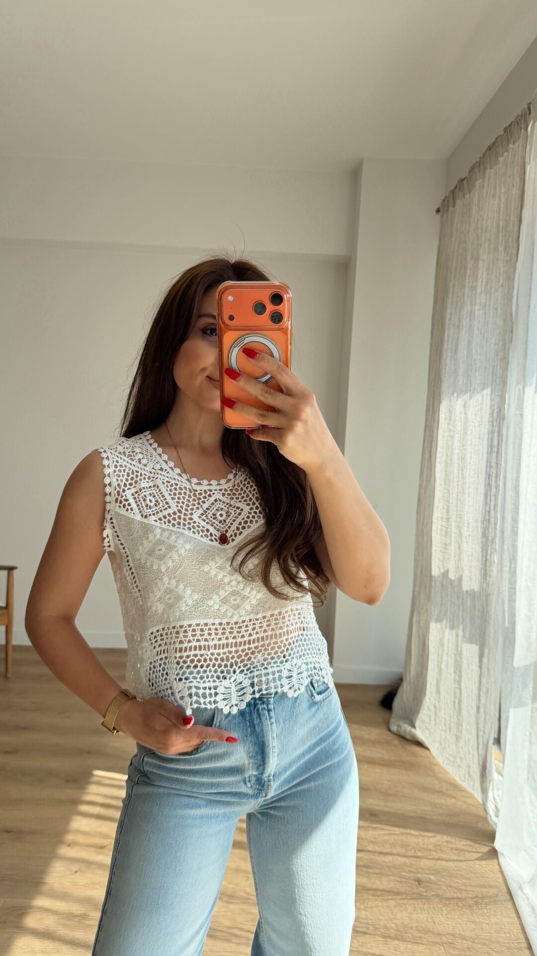 Dantelli Sıfır Kol Bluz Beyaz