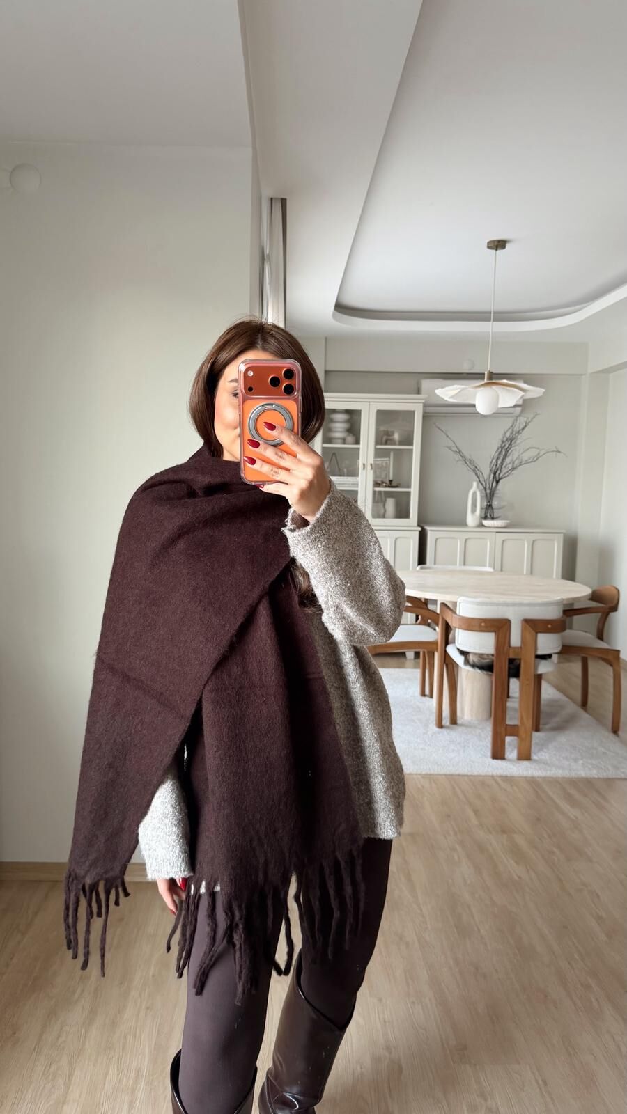 Kahve Püsküllü Şal