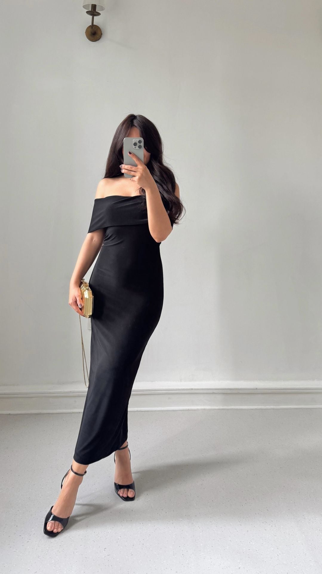 Madonna Yaka Siyah Elbise