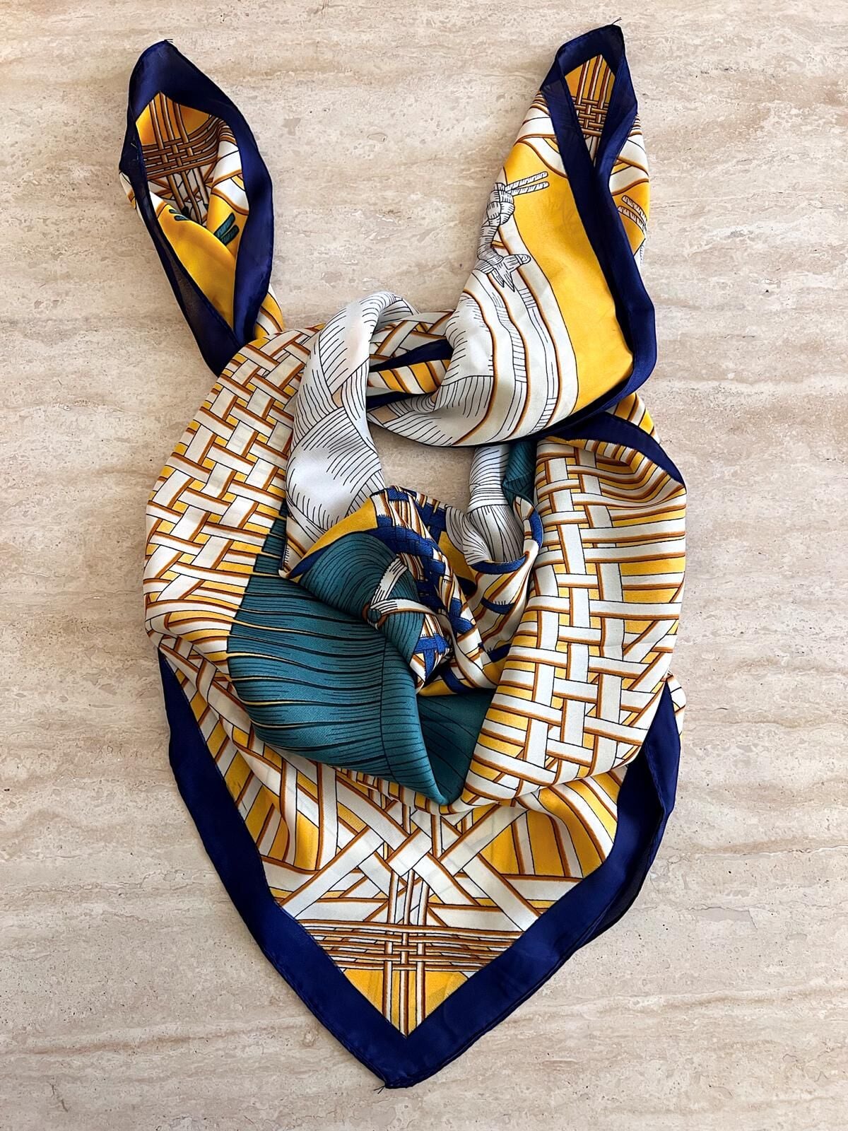 Lacivert Kenar Fular