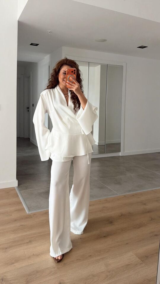 Beyaz Saten Bağlamalı Takım