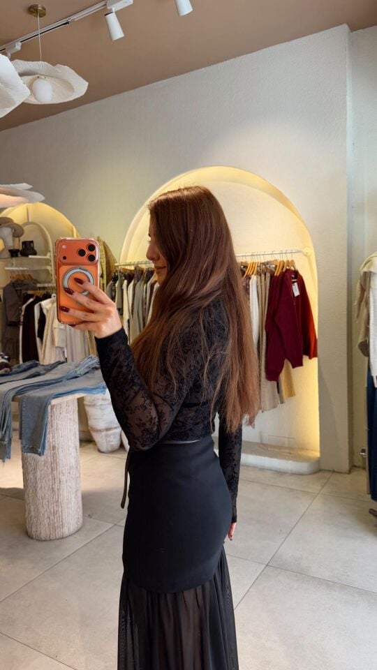 Kadife Çiçekli Bluz Siyah