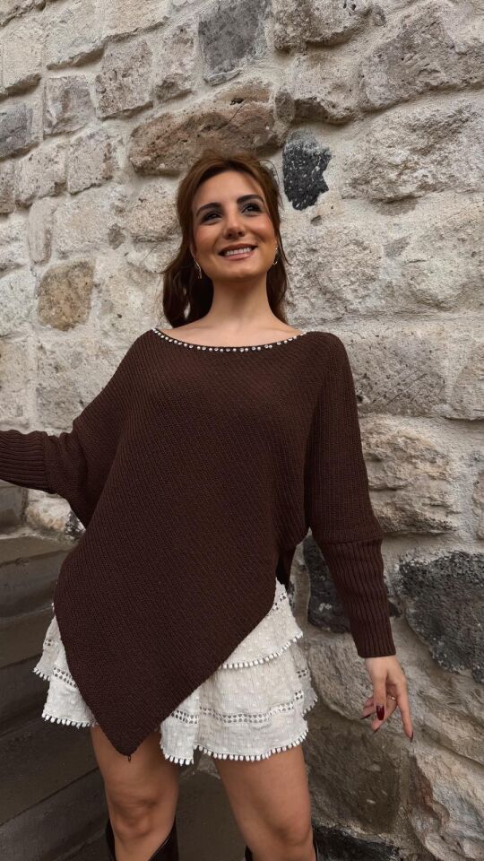 Yaka Taşlı Kazak Kahve